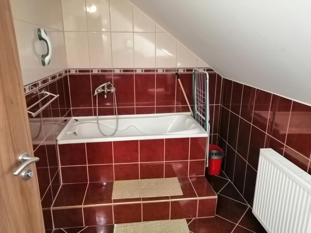 Csipkehaz Apartman Cserkeszőlő المظهر الخارجي الصورة