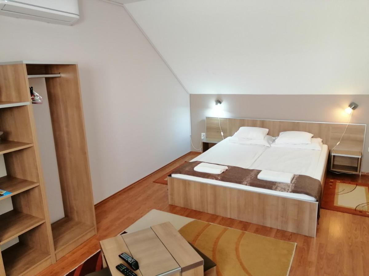 Csipkehaz Apartman Cserkeszőlő المظهر الخارجي الصورة