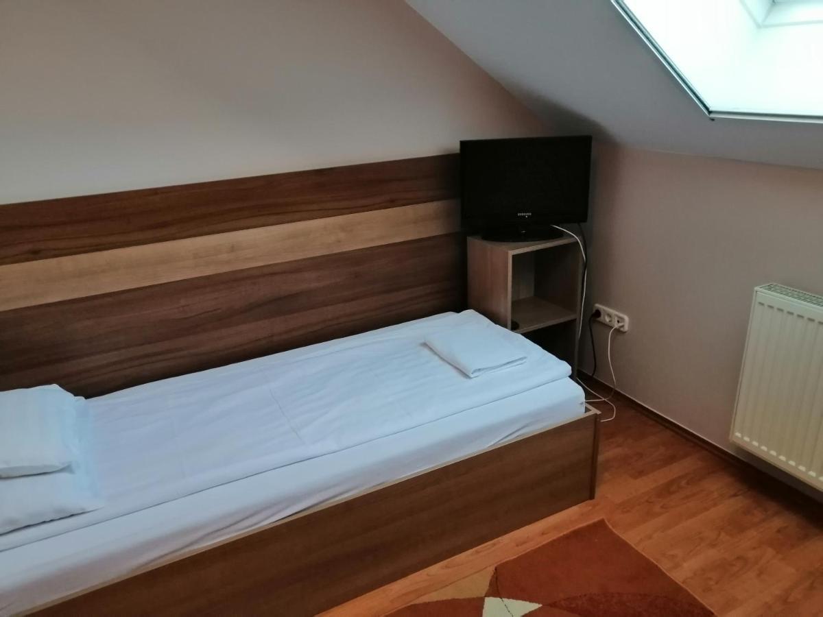 Csipkehaz Apartman Cserkeszőlő المظهر الخارجي الصورة