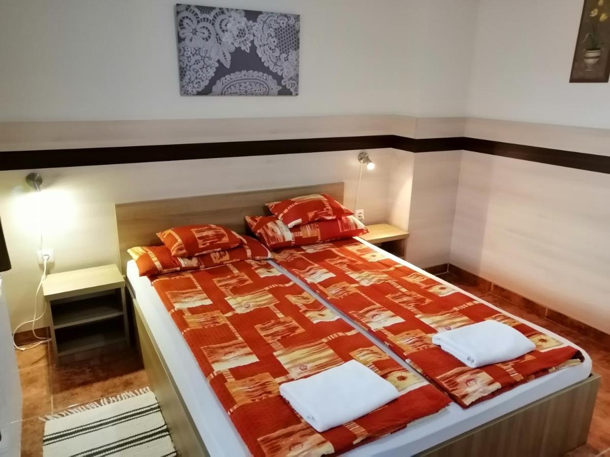 Csipkehaz Apartman Cserkeszőlő المظهر الخارجي الصورة