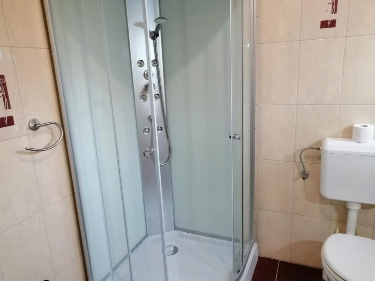 Csipkehaz Apartman Cserkeszőlő المظهر الخارجي الصورة