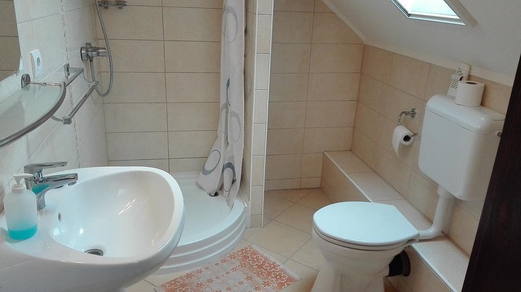 Csipkehaz Apartman Cserkeszőlő المظهر الخارجي الصورة