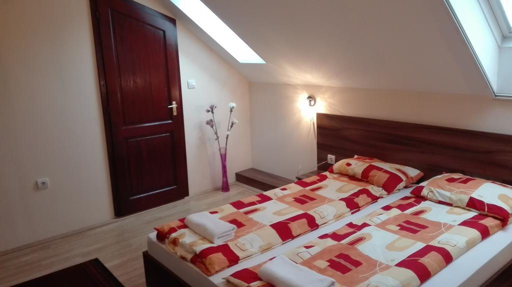 Csipkehaz Apartman Cserkeszőlő المظهر الخارجي الصورة