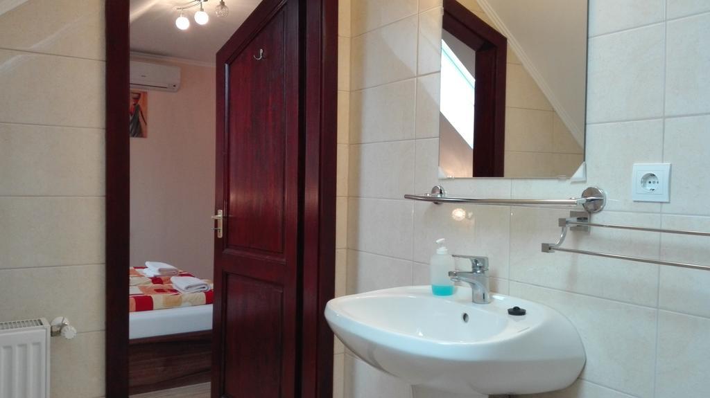 Csipkehaz Apartman Cserkeszőlő المظهر الخارجي الصورة