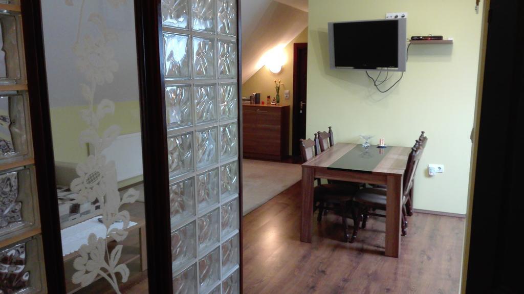 Csipkehaz Apartman Cserkeszőlő المظهر الخارجي الصورة