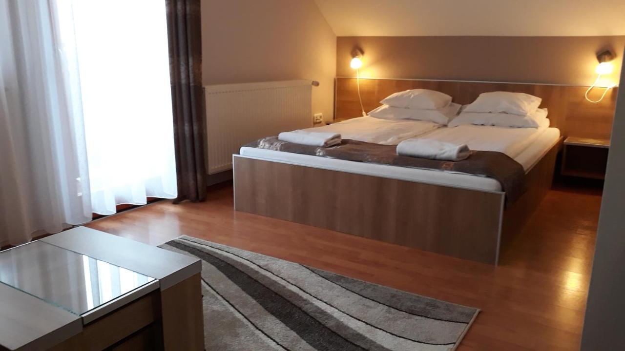 Csipkehaz Apartman Cserkeszőlő المظهر الخارجي الصورة