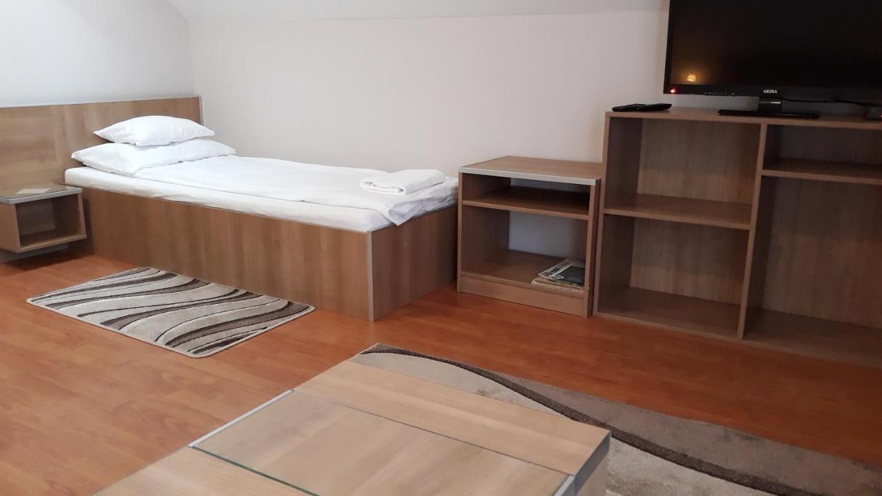 Csipkehaz Apartman Cserkeszőlő المظهر الخارجي الصورة