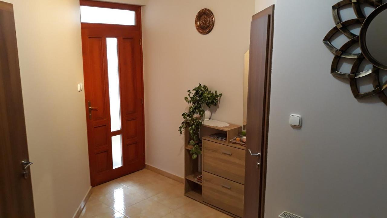 Csipkehaz Apartman Cserkeszőlő المظهر الخارجي الصورة